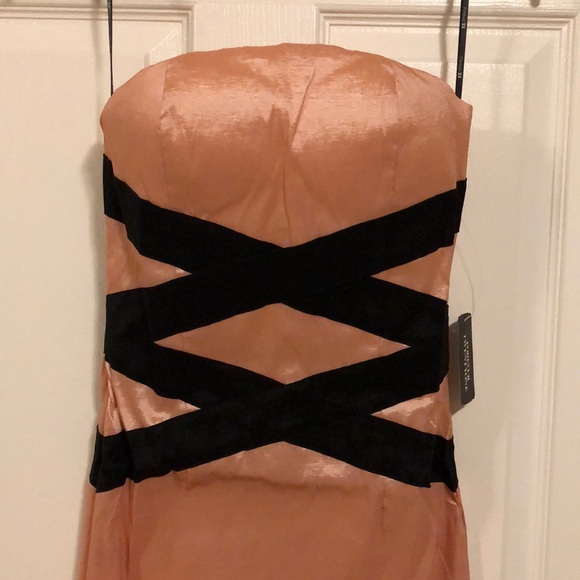 Forever 21 Strapless Bodycon Dress - Picture 2 of 5
